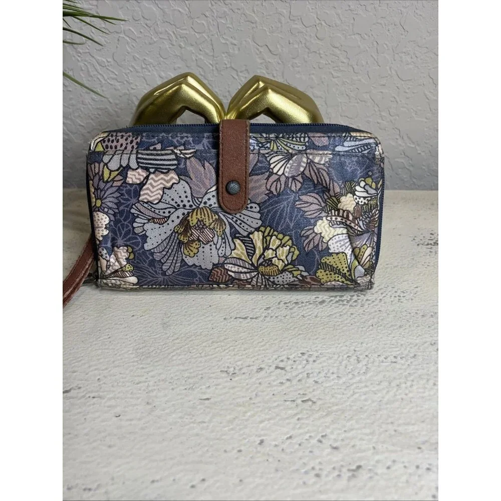 Sakroots Large Smartphone Wristlet Shadow Flower Power Wallet